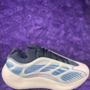 Yeezy 700 “Kyanite”